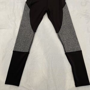 Black/gray full length yoga pants